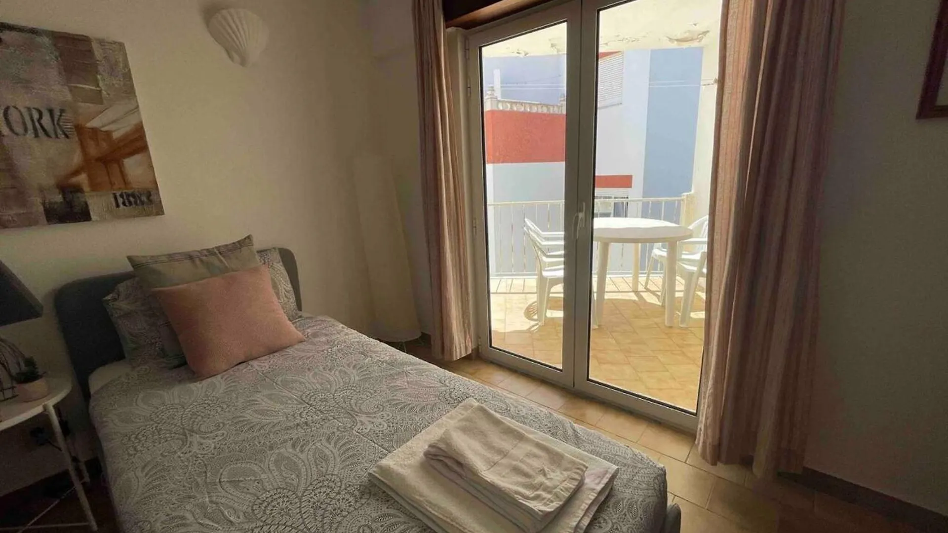 Modern Apartment In Luz With Terrace Portugal